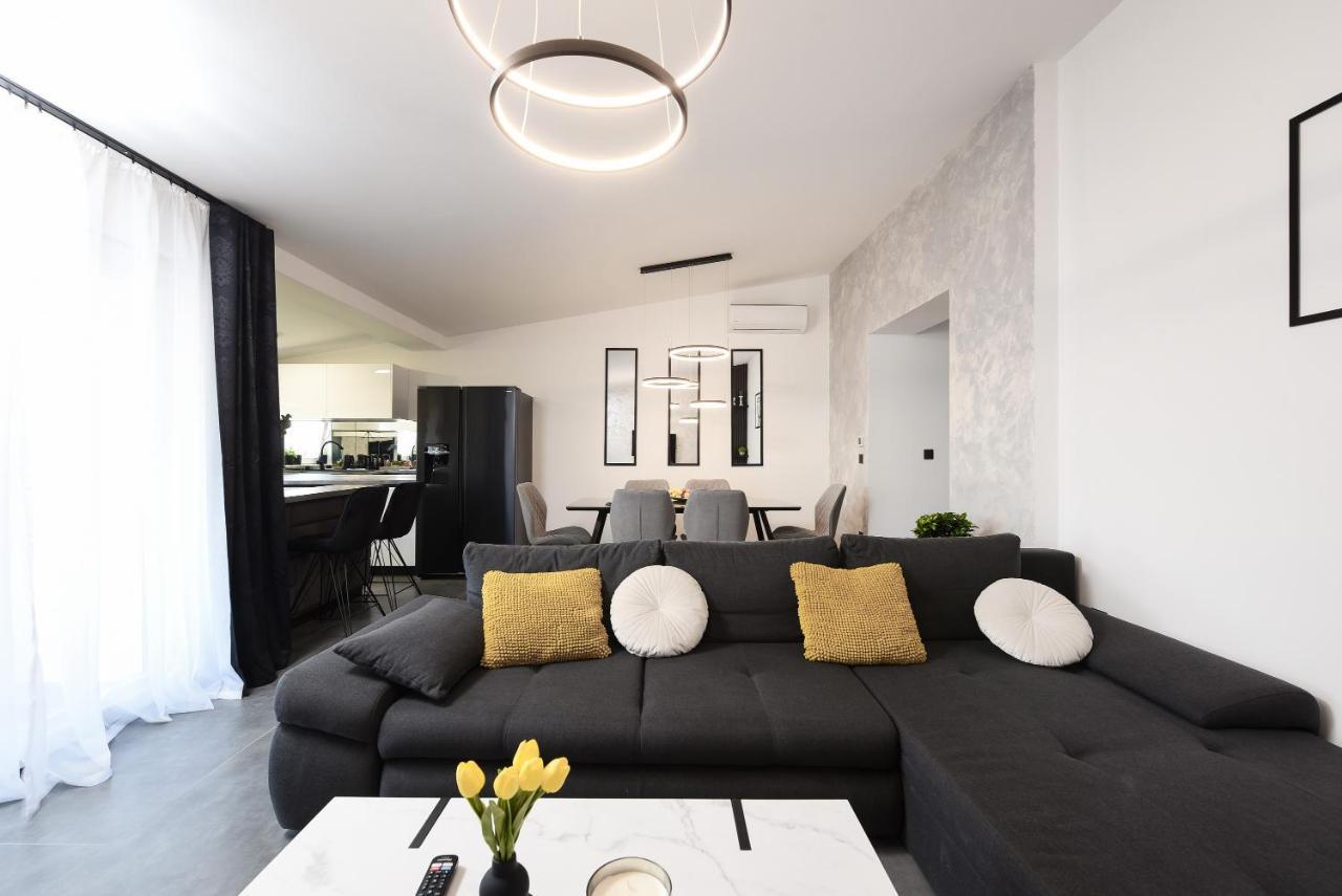 Skyline Apartment